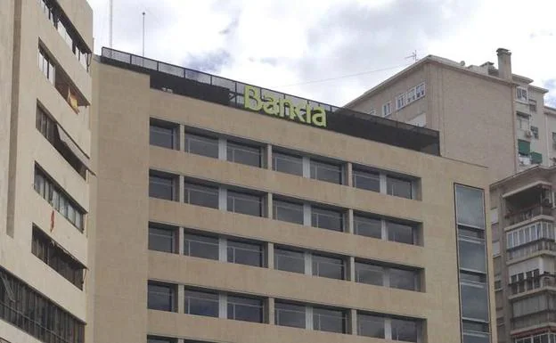 Edificio de Bankia en la Gran Vía de Murcia. 