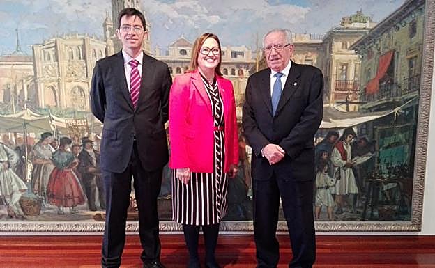 Doris Osterlof, en el centro. 