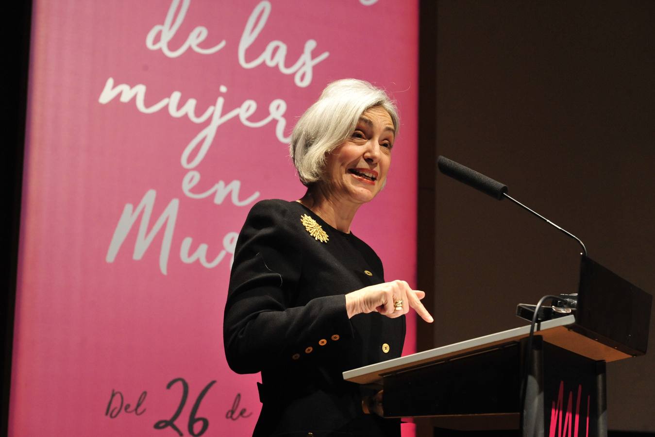 Más de 400 personas abarrotan la Sala Miguel Ángel Clares del Auditorio de Murcia para reconocer el papel de las féminas