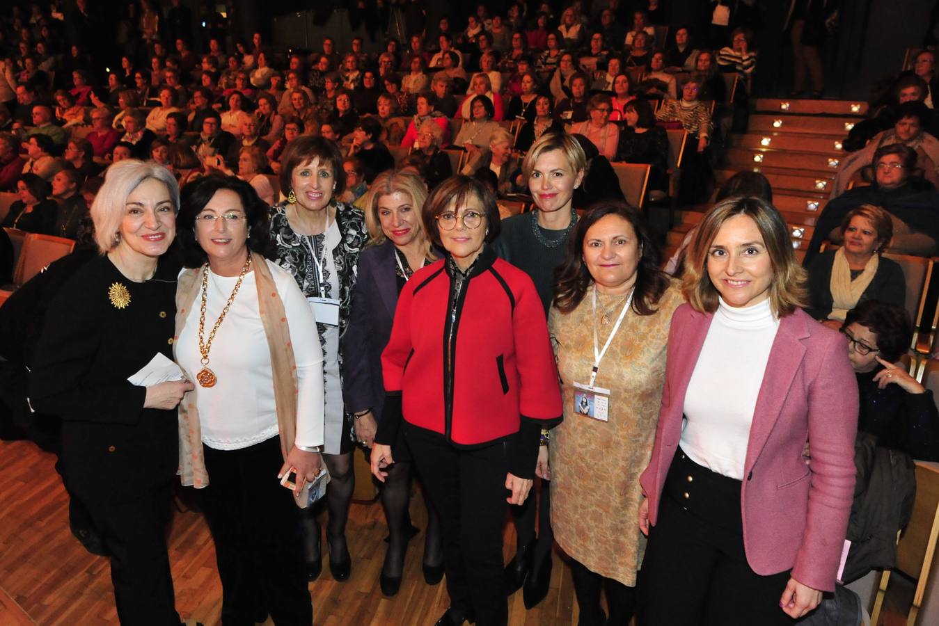 Más de 400 personas abarrotan la Sala Miguel Ángel Clares del Auditorio de Murcia para reconocer el papel de las féminas