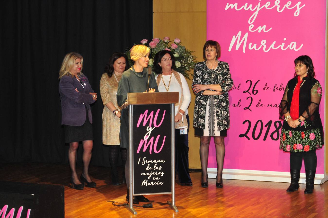 Más de 400 personas abarrotan la Sala Miguel Ángel Clares del Auditorio de Murcia para reconocer el papel de las féminas