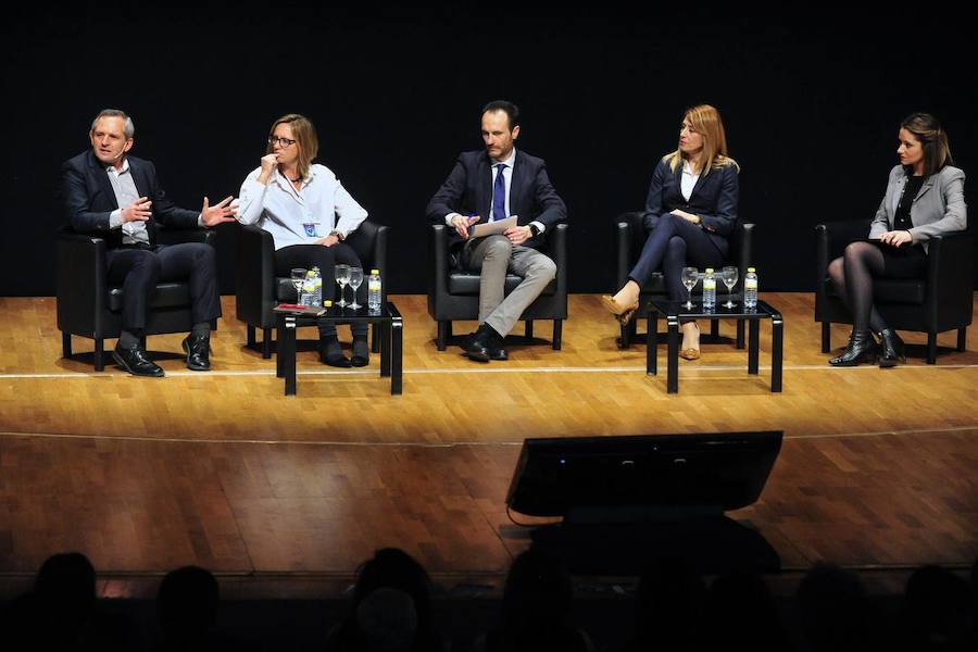 La presidenta de la Asociación Thader Consumo reclama la conciliación real y la cotización de las amas de casa para lograr la igualdad