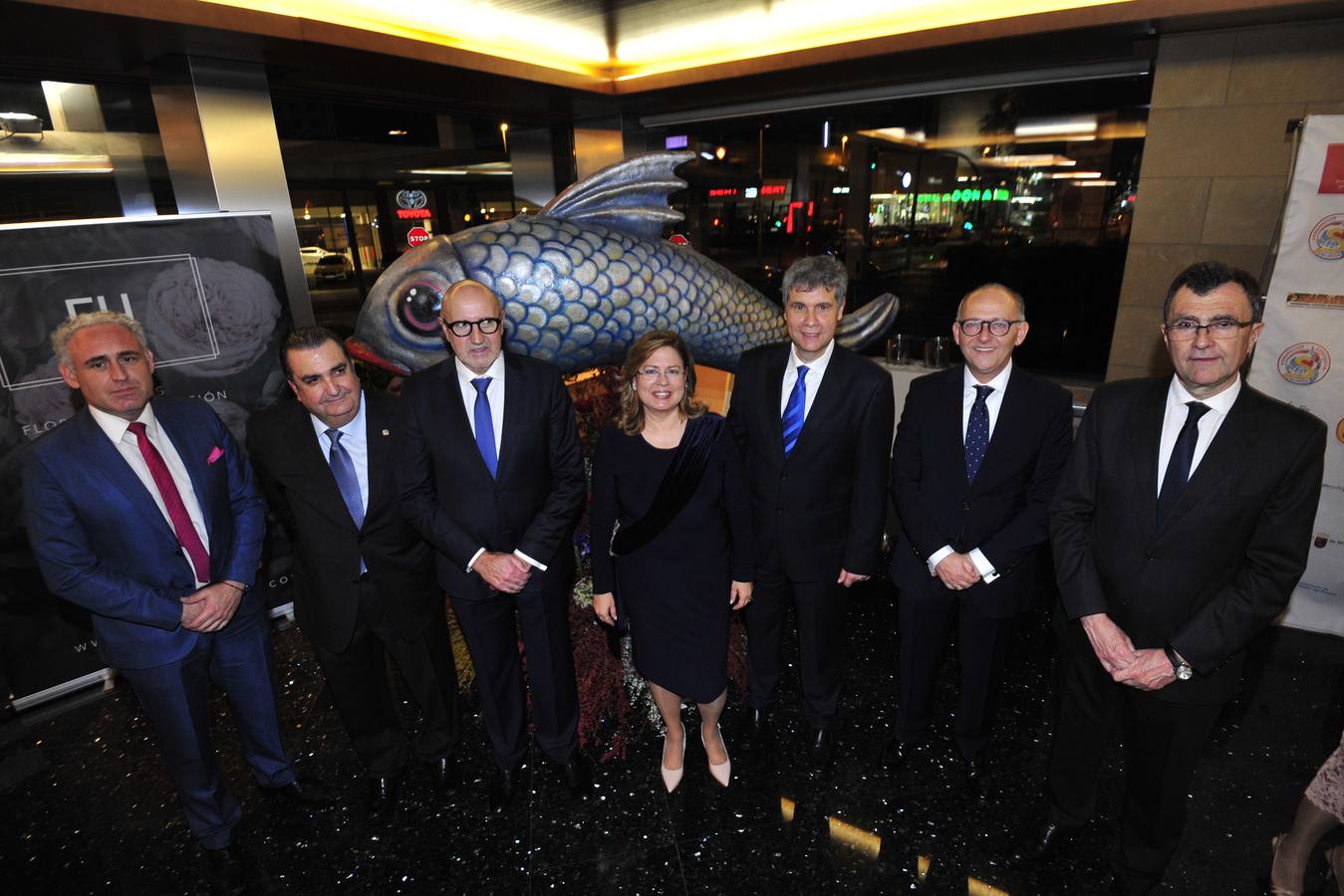 Casi mil personas celebran la tradicional cena de gala del Entierro de la Sardina