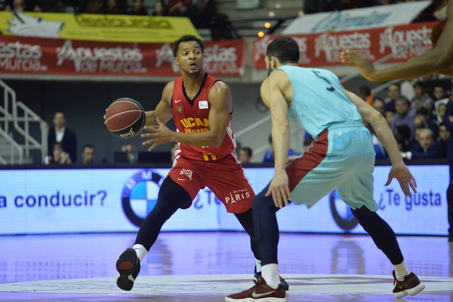 El conjunto de Ibon Navarro peleó hasta el final en el regreso de Lima al Palacio de los Deportes, pero no pudo con la tela de araña de Pesic ni el arbitraje de los últimos minutos