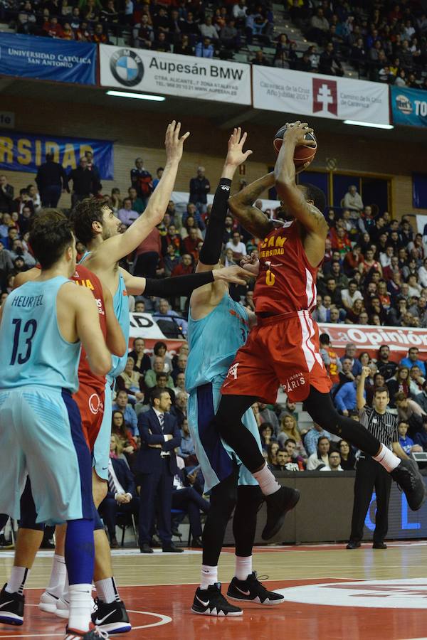 El conjunto de Ibon Navarro peleó hasta el final en el regreso de Lima al Palacio de los Deportes, pero no pudo con la tela de araña de Pesic ni el arbitraje de los últimos minutos