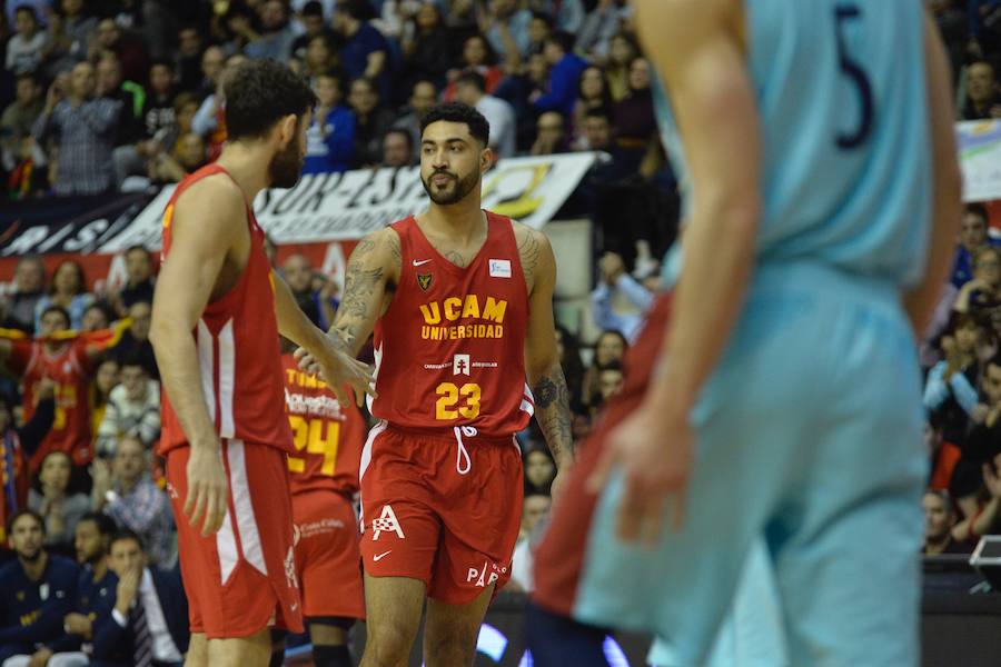 El conjunto de Ibon Navarro peleó hasta el final en el regreso de Lima al Palacio de los Deportes, pero no pudo con la tela de araña de Pesic ni el arbitraje de los últimos minutos