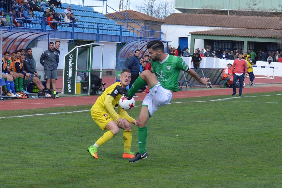 Un penalti cometido por Lulu en el último minuto provoca la derrota del conjunto de Mario Simón que, tras dos victorias consecutivas, se queda a cuatro puntos de la promoción de descenso