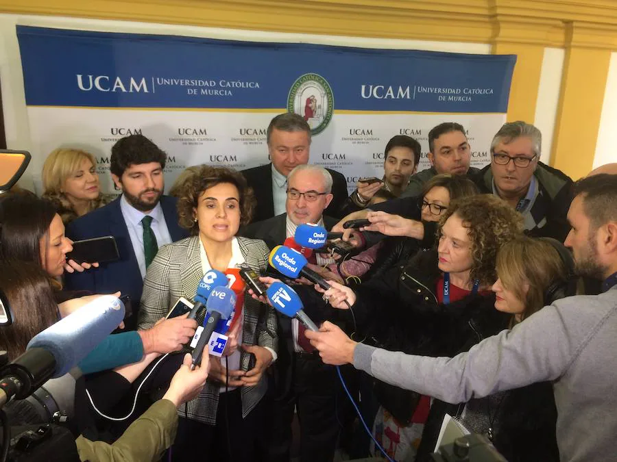 La ministra Sanidad, Servicios Sociales e igualdad sitúa, en un acto de la UCAM, al empleo como «la mejor herramienta» para lograr la equiparación