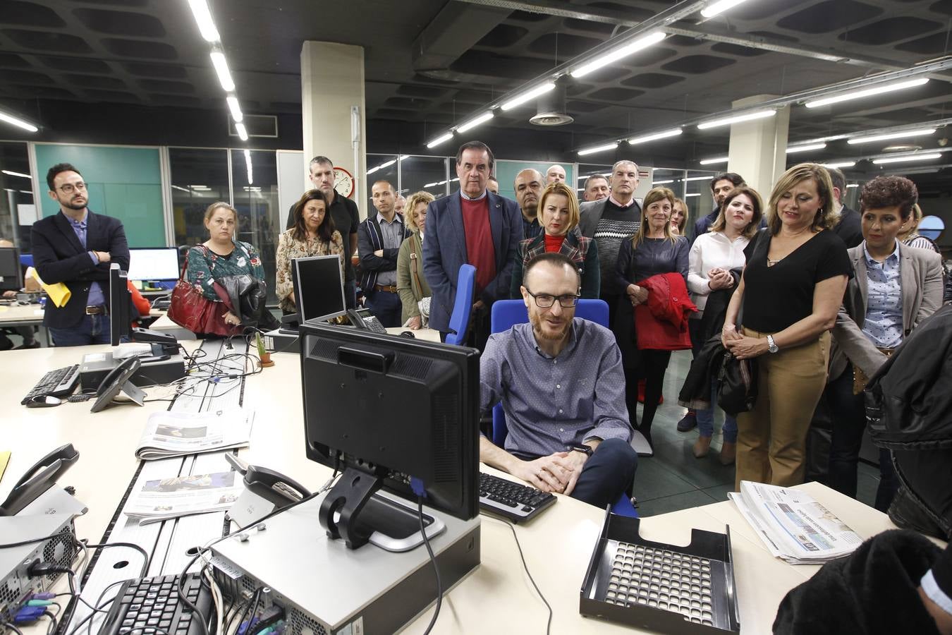 La novena edición del concurso, presentada ayer por la consejera en ‘La Verdad’, amplía el plazo de inscripción hasta el 22 de marzo