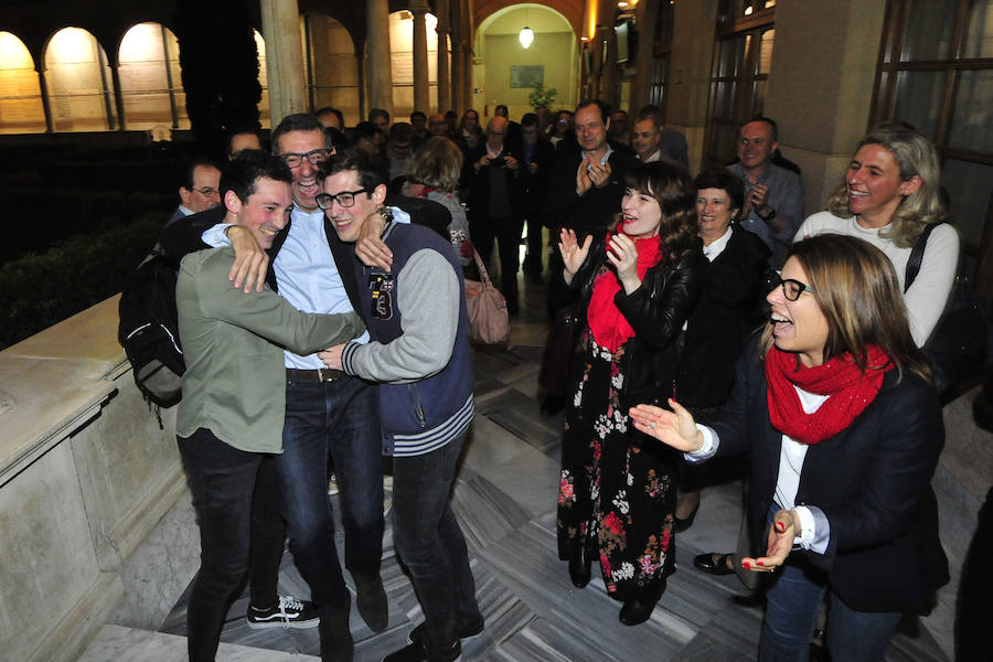 El catedrático de Derecho del Trabajo sustituirá a José Orihuela en el cargo tras imponerse con el 52,8% de los votos a Pedro Lozano en la segunda vuelta de los comicios universitarios