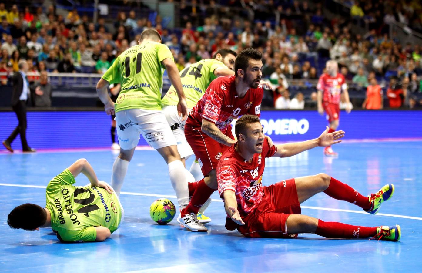 El meta argentino detuvo un doble penalti a Miguelín en el último minuto y el Palma deja fuera a un equipo irreconocible