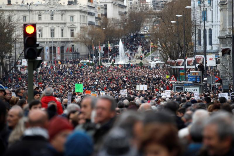 Madrid, Barcelona, Bilbao, San Sebastián, Vigo... protestan en las calles por el insuficiente alza del 0,25% y piden que estas ayudas se revaloricen en función del IPC