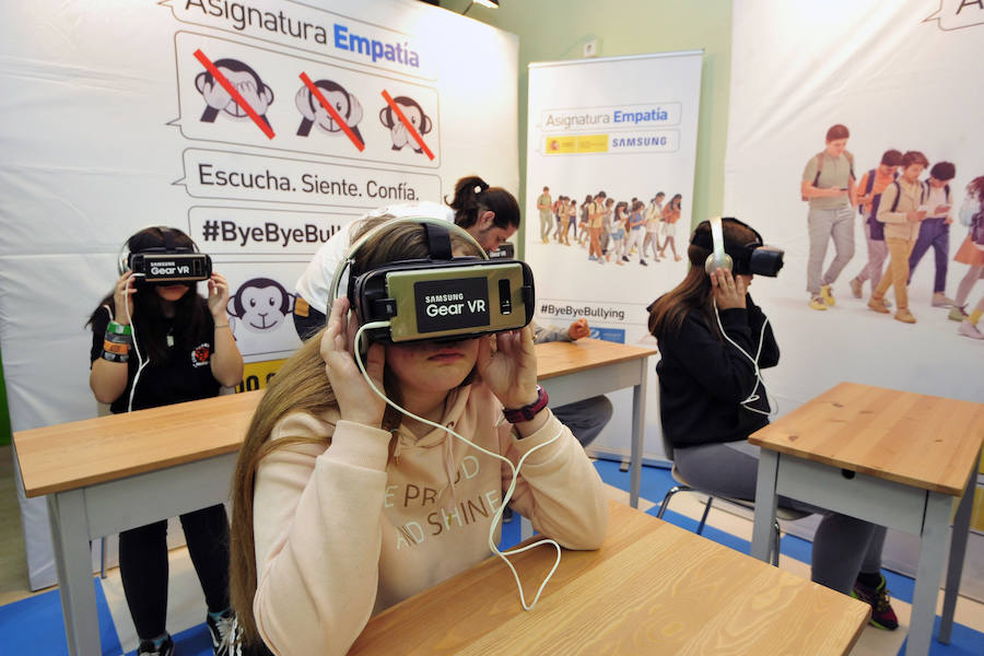 LCasi 1.500 alumnos de la Región experimentan un caso de acoso escolar gracias a la realidad virtual