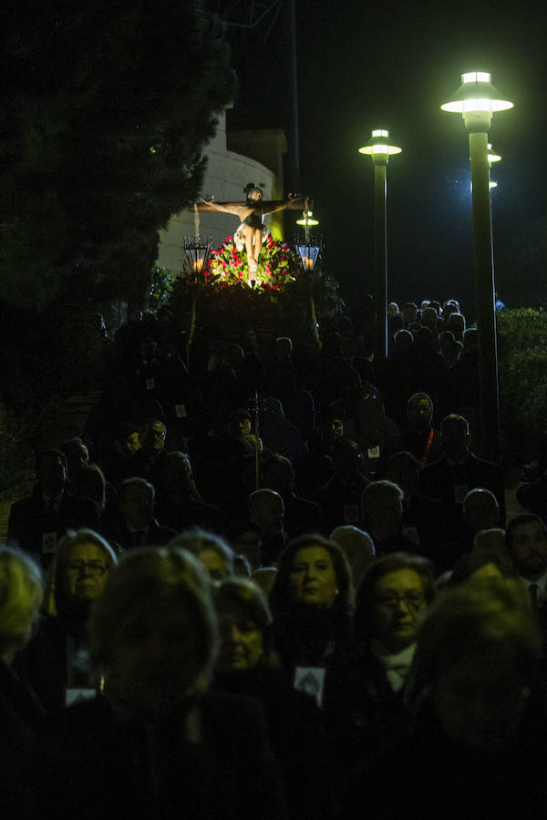La primera procesión de España ha realizado estación penitencial en la iglesia de Santa María de Gracia, ante la imagen de la Virgen del Rosell, y en la basílica de la Caridad, ante la imagen de la actual Patrona 