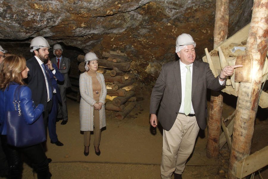 La presidenta del Congreso de los Diputados ha hecho estas declaraciones en referencia a la huida de la dirigente de ERC Marta Rovira. Pastor ha sido nombrada madrina de honor de la cofradía de Nuestro Padre Jesús Nazareno