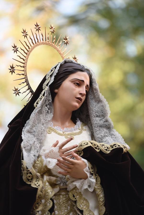 La agrupación incorporó este año un nuevo manto de la Virgen