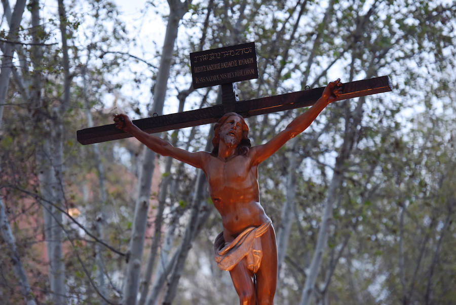 La agrupación incorporó este año un nuevo manto de la Virgen