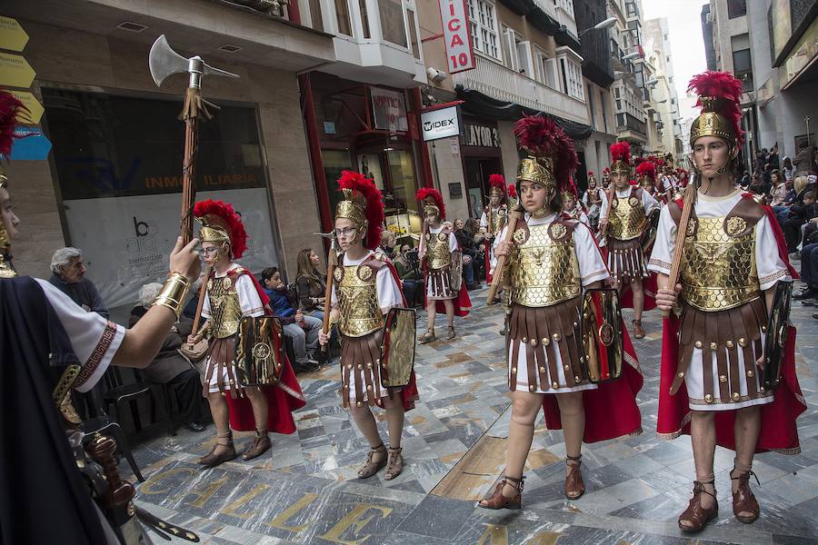 Cinco mil niños encarnan la llegada de Jesús a Jerusalén