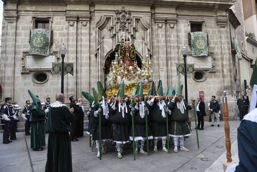 La cofradía luchó contra la lluvia en este Domingo de Ramos