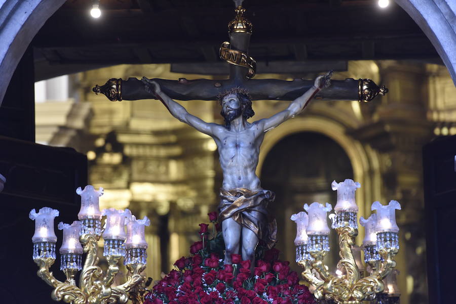 La cofradía luchó contra la lluvia en este Domingo de Ramos