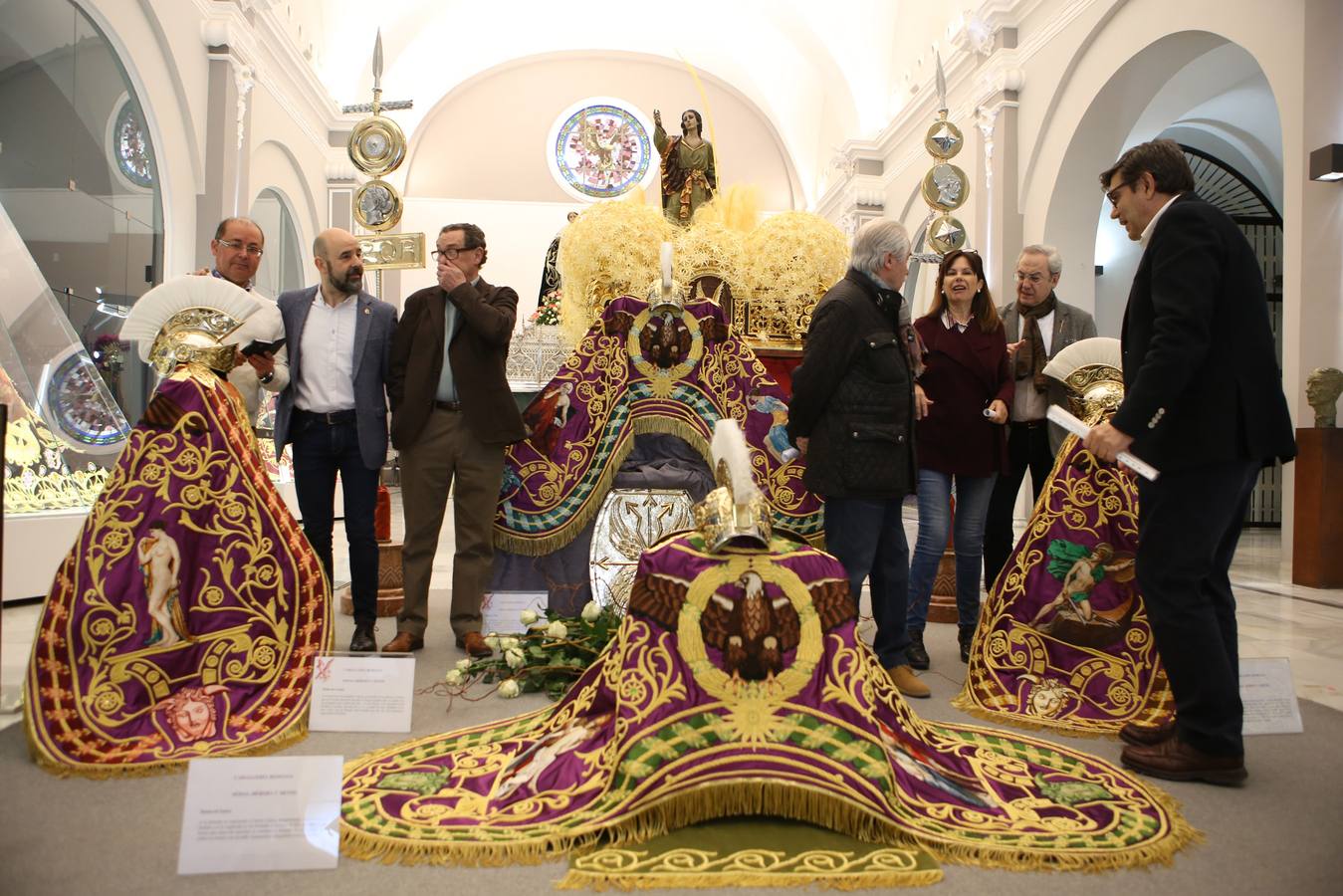El Muy Ilustre Cabildo de Nuestra Señora la Virgen de la Amargura, Paso Blanco, presentó ayer los estrenos que la cofradía pondrá en escena en el desfile bíblico pasional del próximo Jueves Santo en Lorca