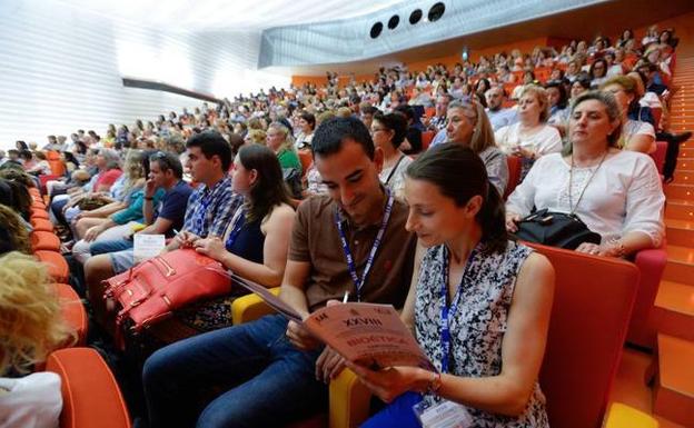 Asistentes a un congreso de enfermería celebrado en el auditorio El Batel, el año pasado. 
