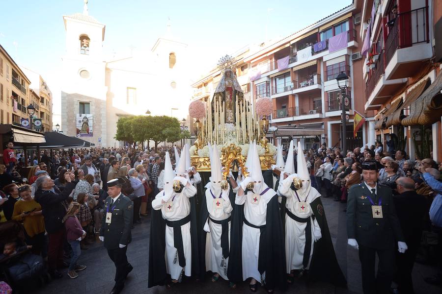 La Hermandad de Esclavos de Nuestro Padre Jesús del Rescate y María Santísima de la Esperanza transportó este Martes Santo sus tronos desde la Iglesia de San Juan Bautista de Murcia.