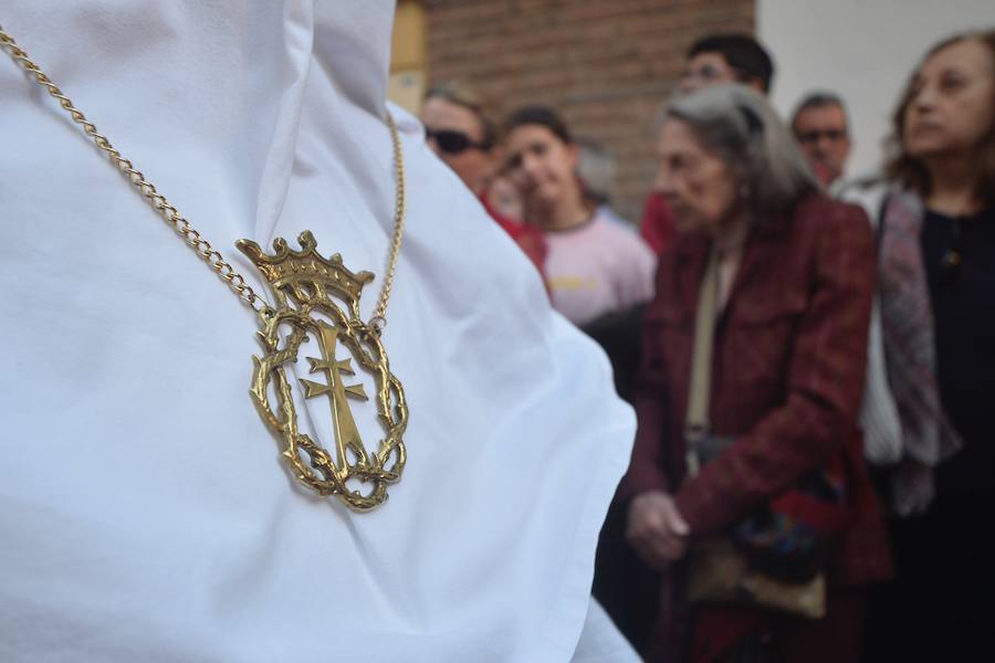 La Pontificia, Real, Hospitalaria y Primitiva Asociación del Santísimo Cristo de la Salud transportó este Martes Santo sus tronos desde la Iglesia de San Juan de Dios de Murcia.