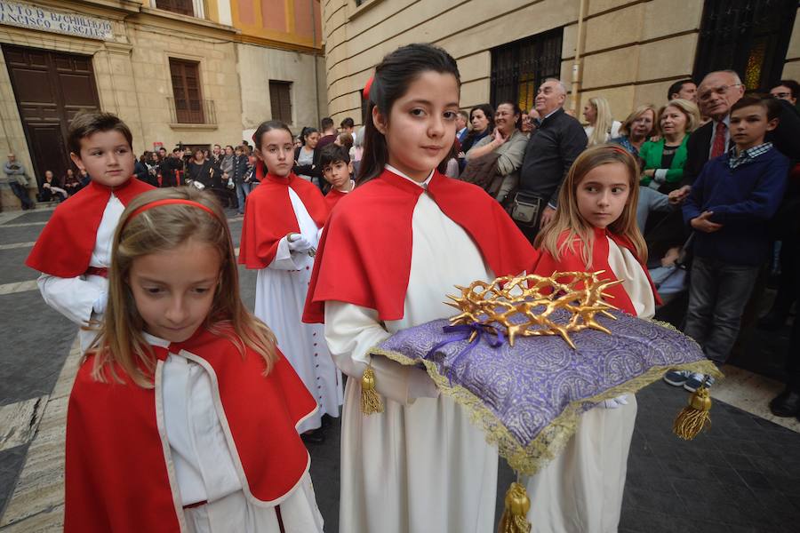 La Pontificia, Real, Hospitalaria y Primitiva Asociación del Santísimo Cristo de la Salud transportó este Martes Santo sus tronos desde la Iglesia de San Juan de Dios de Murcia.