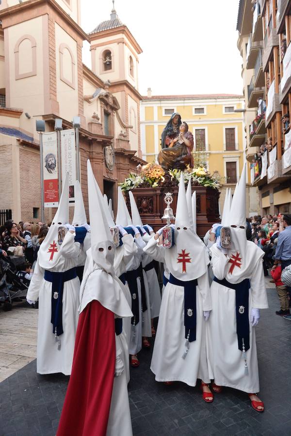 La Pontificia, Real, Hospitalaria y Primitiva Asociación del Santísimo Cristo de la Salud transportó este Martes Santo sus tronos desde la Iglesia de San Juan de Dios de Murcia.