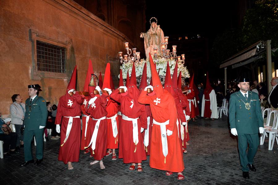 La Pontificia, Real, Hospitalaria y Primitiva Asociación del Santísimo Cristo de la Salud transportó este Martes Santo sus tronos desde la Iglesia de San Juan de Dios de Murcia.