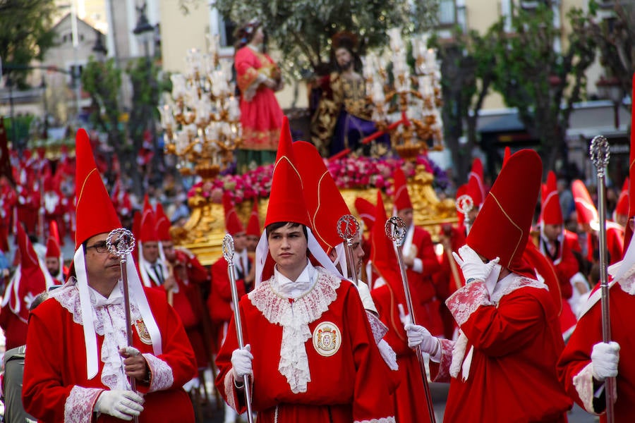 La multitudinaria procesión que partió de la parroquia de El Carmen convocó en la ciudad a miles de fieles para vibrar ante el cortejo más huertano