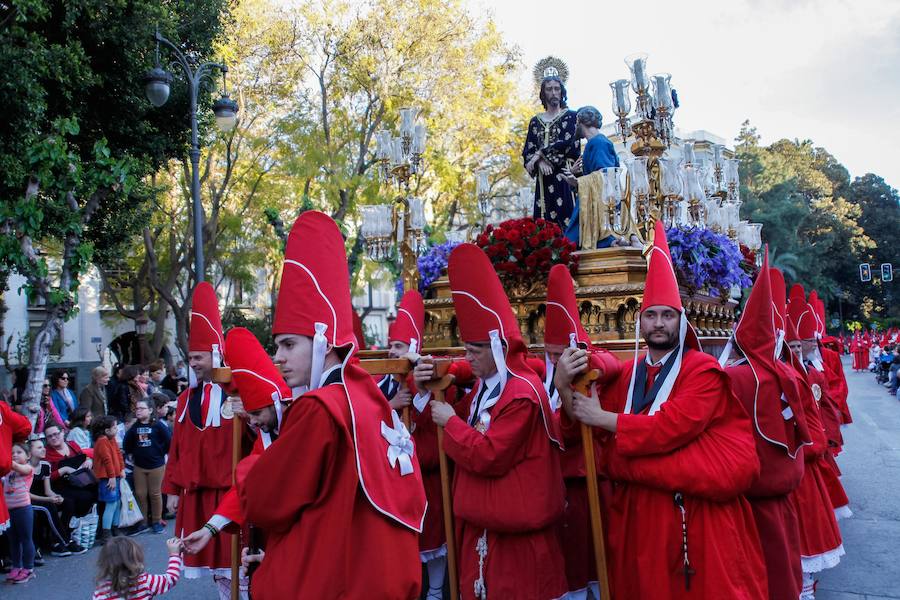 La multitudinaria procesión que partió de la parroquia de El Carmen convocó en la ciudad a miles de fieles para vibrar ante el cortejo más huertano