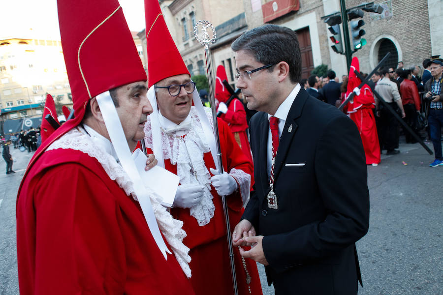 La multitudinaria procesión que partió de la parroquia de El Carmen convocó en la ciudad a miles de fieles para vibrar ante el cortejo más huertano