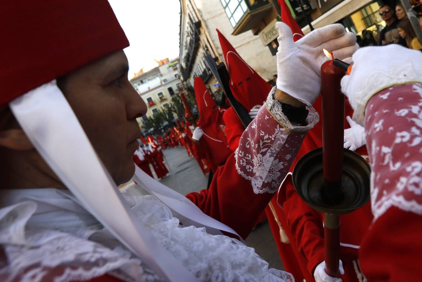 La multitudinaria procesión que partió de la parroquia de El Carmen convocó en la ciudad a miles de fieles para vibrar ante el cortejo más huertano