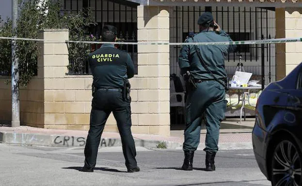 La Guardia Civil, en el escenario del crimen