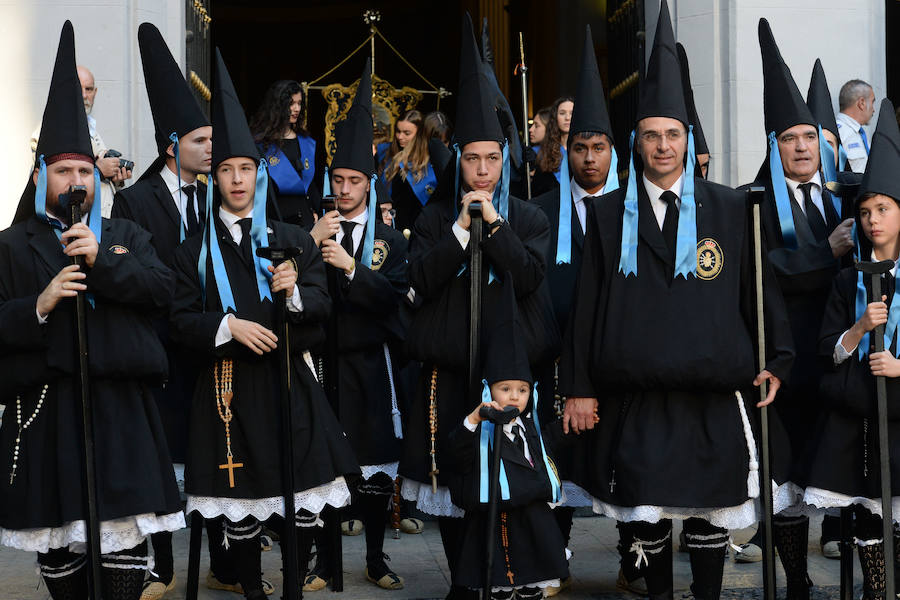 Procesionaron Los Servitas, el Santo Sepulcro y la Cofradía del Cristo de la Misericordia