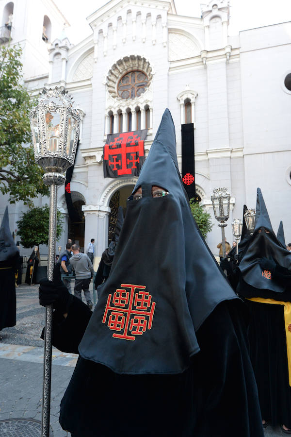 Procesionaron Los Servitas, el Santo Sepulcro y la Cofradía del Cristo de la Misericordia