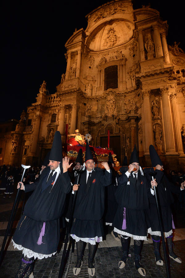 Procesionaron Los Servitas, el Santo Sepulcro y la Cofradía del Cristo de la Misericordia