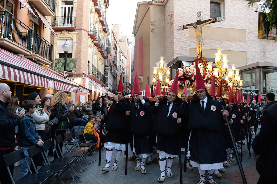 Procesionaron Los Servitas, el Santo Sepulcro y la Cofradía del Cristo de la Misericordia