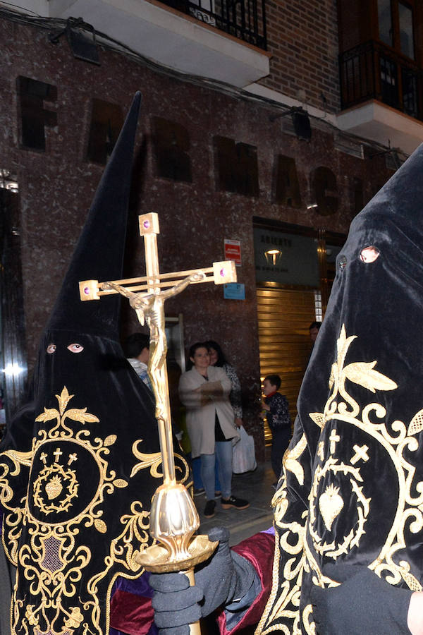 La imagen titular del Paso Morado cerró el cortejo con la cruz a cuestas camino de la muerte