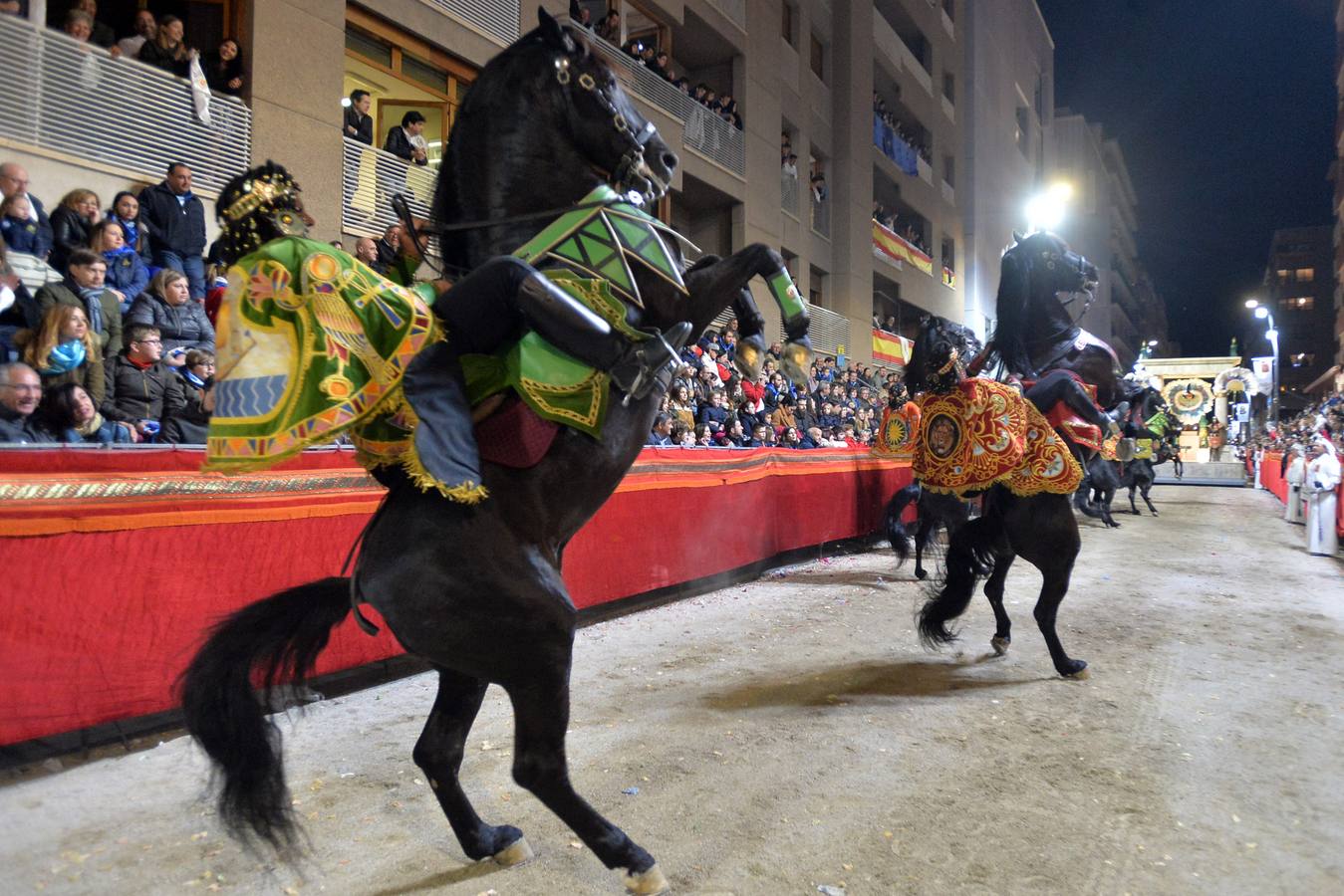 Sacaron su mejor 'artillería' para no defraudar a los miles de lorquinos y visitantes que presenciaron el Cortejo de Viernes Santo.