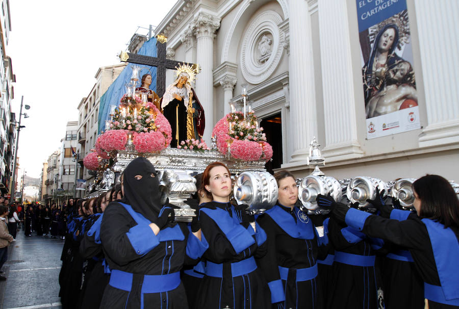 La cofradía del Nazareno se despide de la SemanaSanta con un cortejo de tarde adelantado una hora