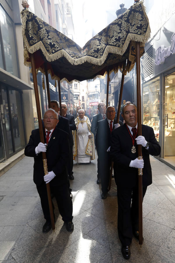 La procesión de Nuestra Señora del Rosario inicia el cierre de la Pasión en Murcia