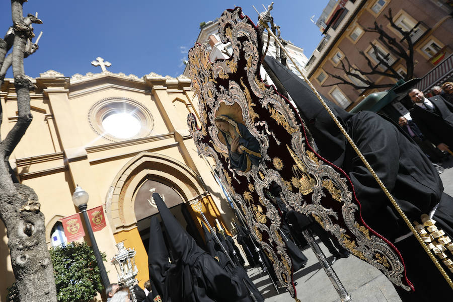 La procesión de Nuestra Señora del Rosario inicia el cierre de la Pasión en Murcia