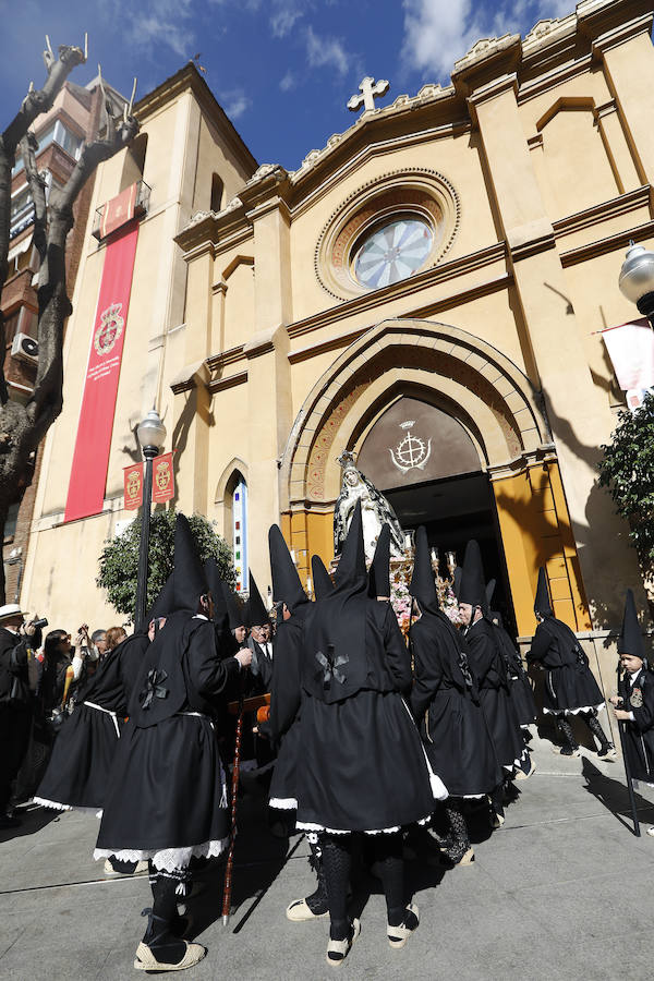 La procesión de Nuestra Señora del Rosario inicia el cierre de la Pasión en Murcia