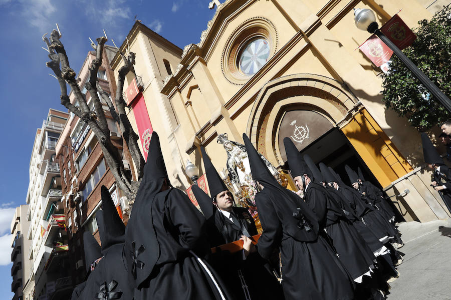 La procesión de Nuestra Señora del Rosario inicia el cierre de la Pasión en Murcia