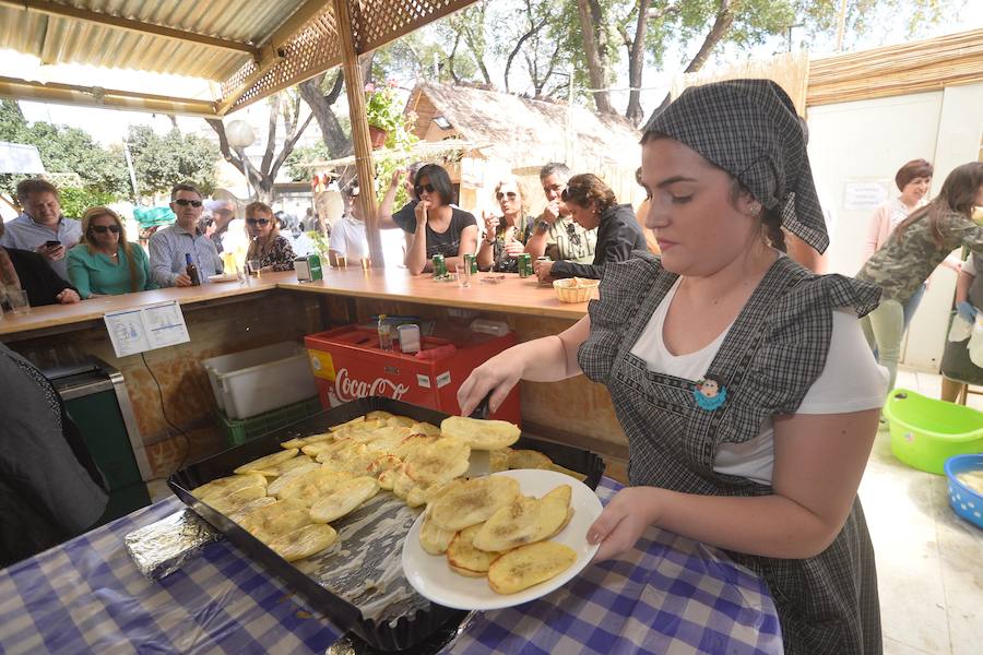 Los ventorrillos se encuentran en funcionamiento desde el mediodía de este Domingo de Resurrección. Las peñas huertanas aplican este año una subida de entre 10 y 50 céntimos en las bebidas y redondean el paparajote a 1 euro