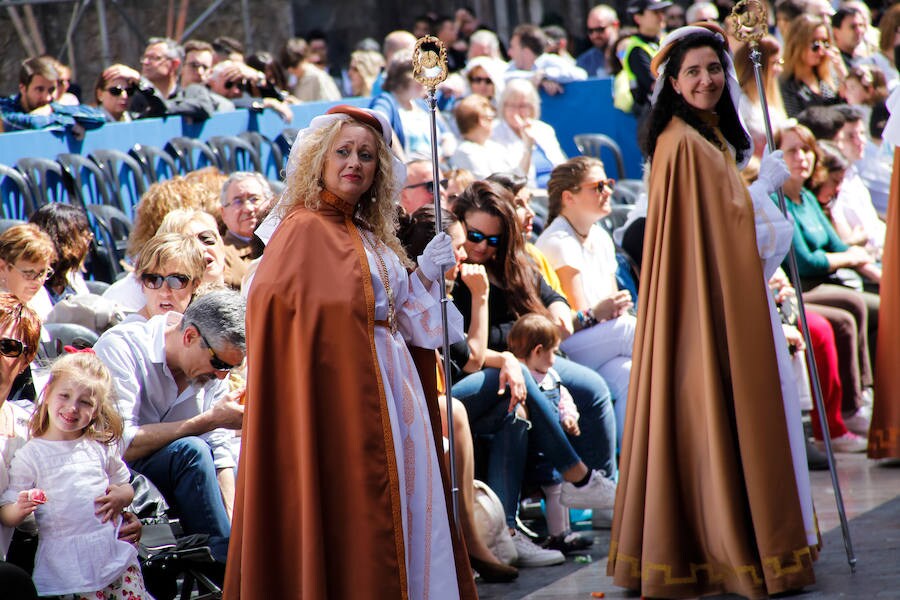 La Archicofradía del Resucitado saca once pasos a la calle en una jornada de fiesta que reúne a miles de murcianos y turistas