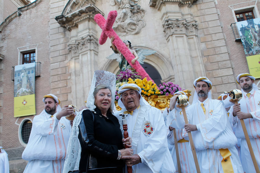 La Archicofradía del Resucitado saca once pasos a la calle en una jornada de fiesta que reúne a miles de murcianos y turistas